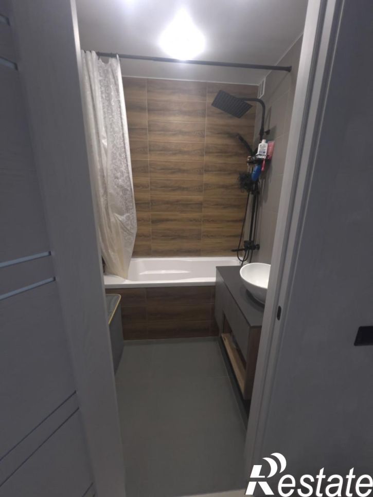 3-комн квартира Большая Садовая, 210