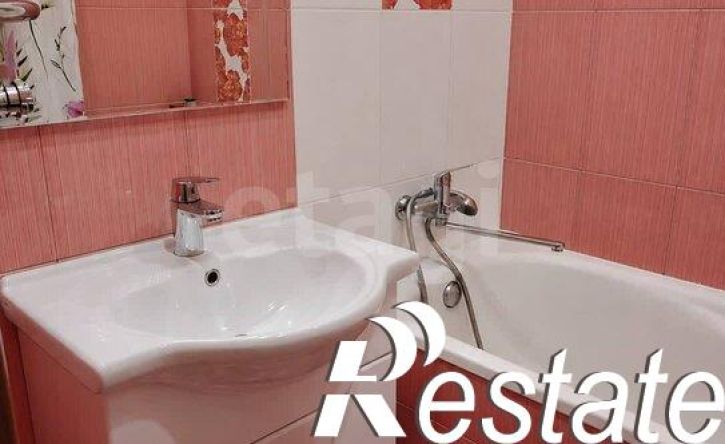 2-комн квартира улица Батавина, 12,  д. 12
